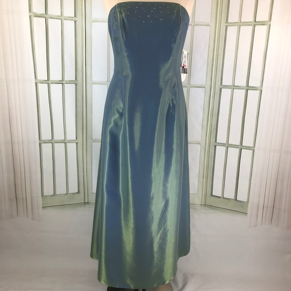 Scott McClintock Dresses & Skirts - Scott McClintock Strapless Fit Flare Evening Dress
